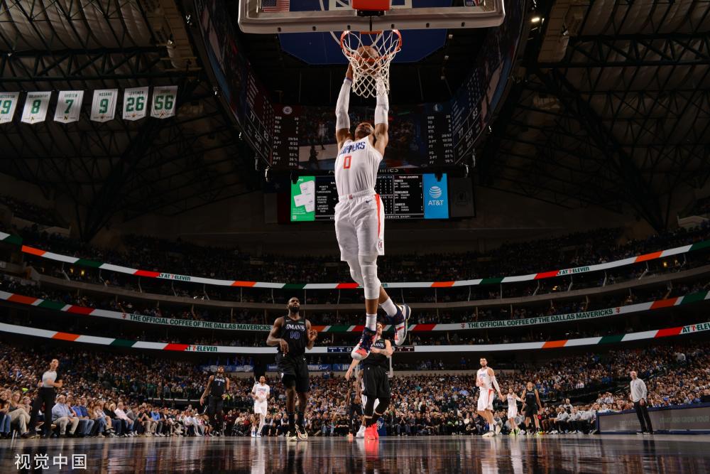 教练组对其 教练组对其